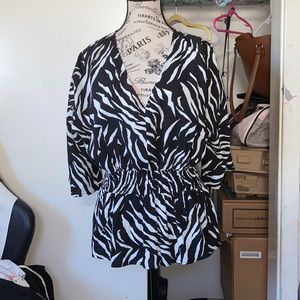 V-Neck over size zebra blouse